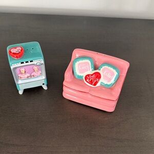Vintage I LOVE LUCY Salt & Pepper Shakers Couch Television Lucy &
Ethel